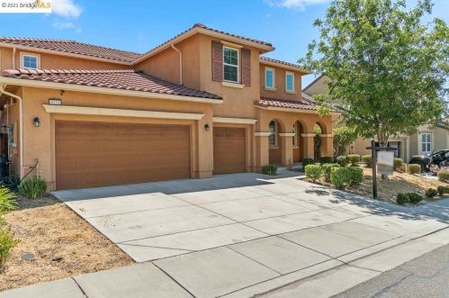 5272 Quinn Ln, Fairfield, CA 94533-1490