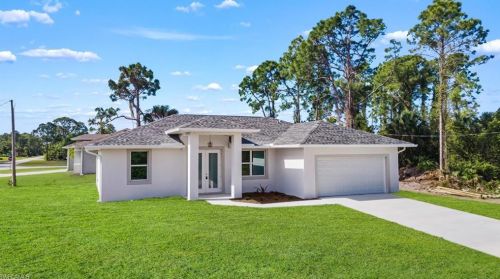 196 Karlow Ave, Lehigh Acres, FL 33974-7120