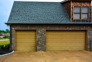 9085 Huntington Oak Dr, Cordova, TN 38016-2345