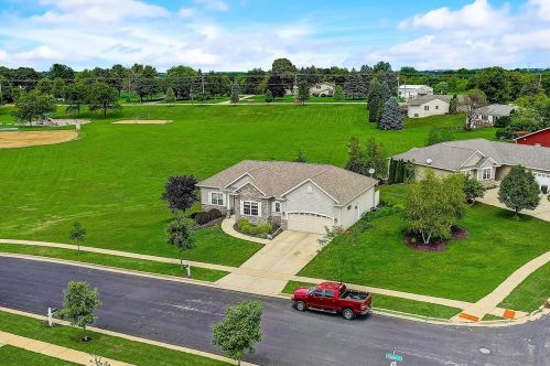 1023 Badger Dr, Lake Mills WI  53551-1774 exterior