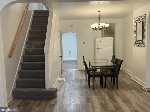 922 Elm St, Wilmington, DE 19805-4406