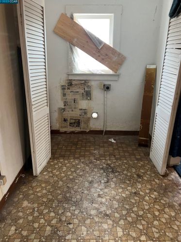 1752 Auseon Ave, Oakland, CA 94621-1530