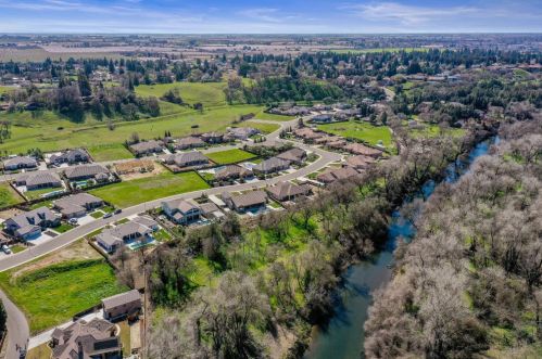 10817 Goldsborough Cir, Valley Home CA 95361-7649 exterior