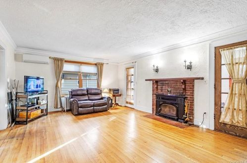 89 Smith Ave, White Plains, NY 10605-2321