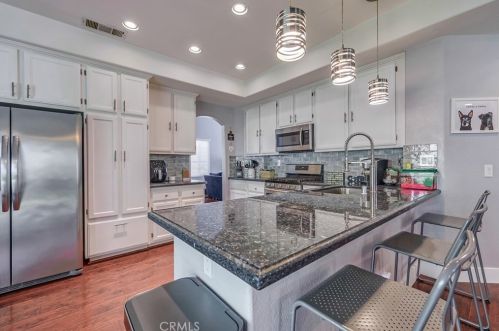 43520 Calle Nacido, Temecula CA  92592-3034 exterior