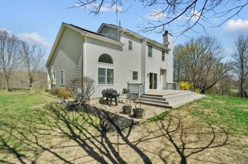 270 Prosperous Valley Rd, Middletown NY  10940-8707 exterior