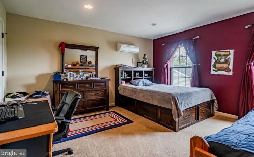 222 Clarkdale Ln, Gilbertsville PA  19525-9357 exterior