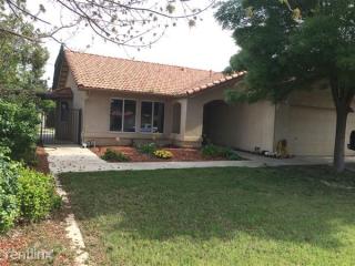 1459 Butternut Dr, Hanford CA  93230-7628 exterior