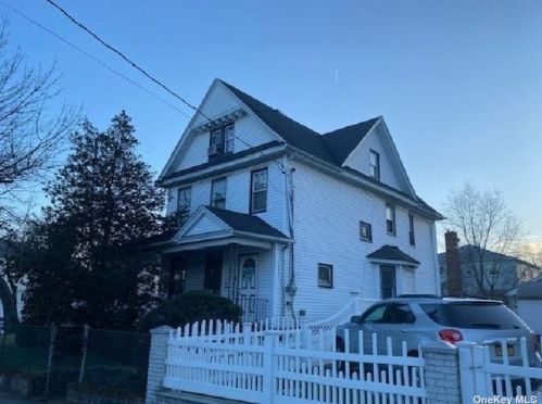119-12 Farmers Blvd, Jamaica, NY 11412-3119