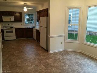 824 Lancaster Ln, Newport News VA  23602-8876 exterior