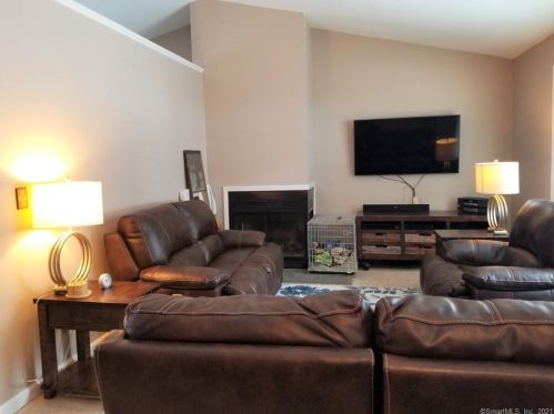 55 Melbourne Ter, Waterbury, CT 06704-1842