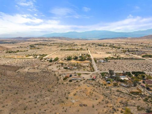 73420 18th Ave, Desert Hot Springs CA  92241-7844 exterior