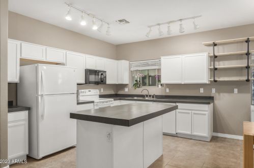 15946 Port Royale Ln, Sun City AZ  85379-5151 exterior