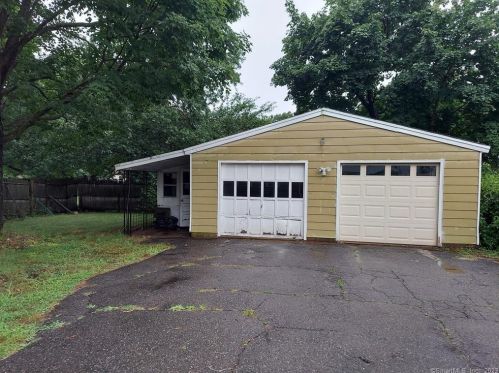 15 Horace St, Manchester, CT 06040-6445