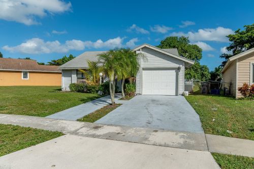 4763 Brook Dr, West Palm Beach, FL 33417-8210