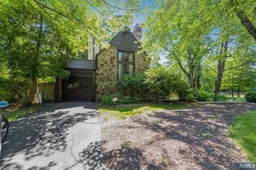 335 Schraalenburgh Rd, Haworth, NJ 07641-1204