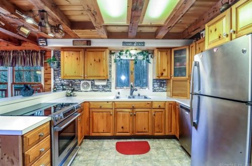 539 Cornwall Bridge Rd, West Woods CT  06069-2525 exterior