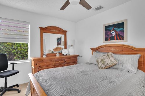 18806 24th Ct, Hollywood FL  33029-5354 exterior