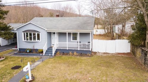 57 Russell Rd, Norwich, CT 06360-2526