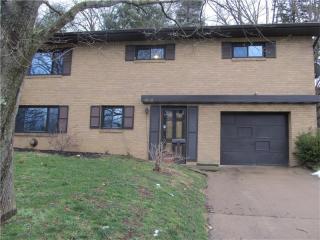 1182 Saint Vincent Dr, Monroeville PA  15146-4318 exterior