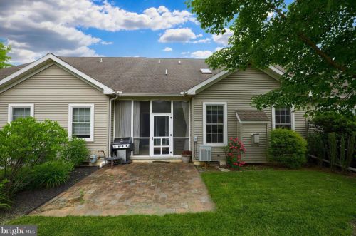 1015 Hammon Ave, Ephrata, PA 17522-2922