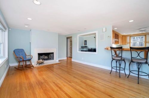 110 Pool Rd, North Haven, CT 06473-1815
