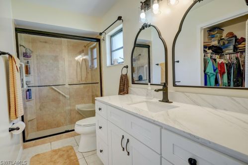 230 43rd Ter, Cape Coral FL  33904-8425 exterior