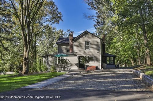 961 Front St, Tinton Falls NJ  07701-5615 exterior