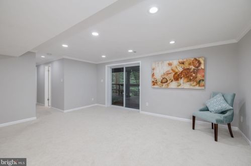 6251 Garretson St, Springfield VA  22015-3521 exterior