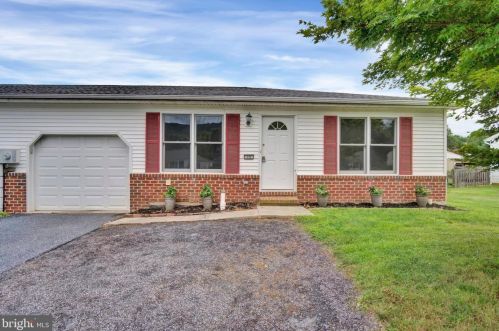 15 May Dr, Siddonsburg, PA 17019-9485