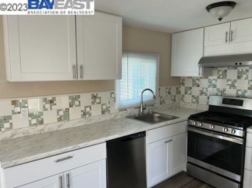 208 2nd Ave, Pacifica CA  94044-2202 exterior