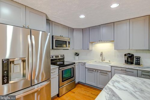 8103 Parkdale Ct, Springfield, VA 22153-3602