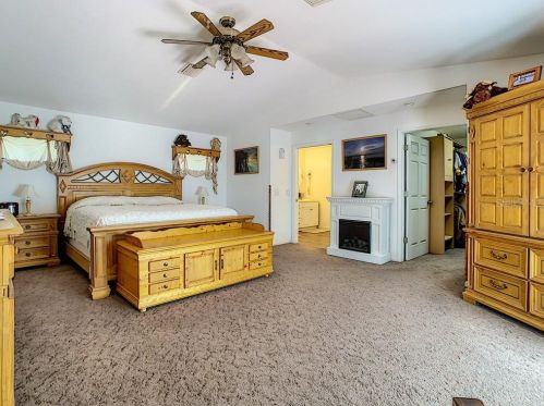 945 14th St, Saint Petersburg FL  33705-1242 exterior