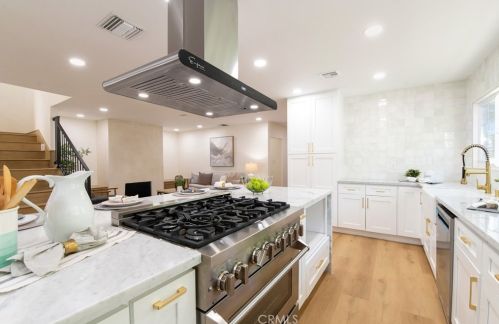 2809 Josie Ave, Long Beach CA 90808-4106 exterior