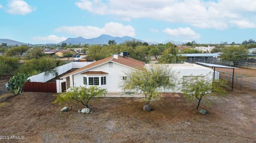 35816 7th St, Phoenix, AZ 85086-7410