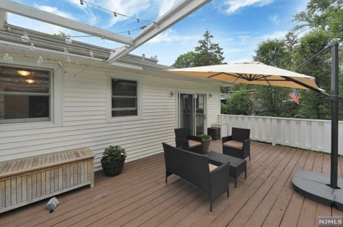 12 River Rd, Oakland NJ  07436-1929 exterior