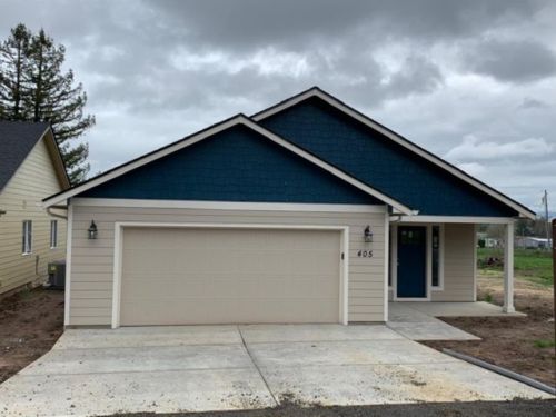 425 10th St, Alpine, OR 97456