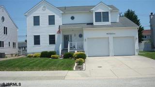 9 Manitoba Ave, Brigantine City, NJ 08203-3615