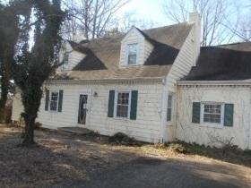 1010 Cherokee Trl, Martinsville, VA 24112-5338