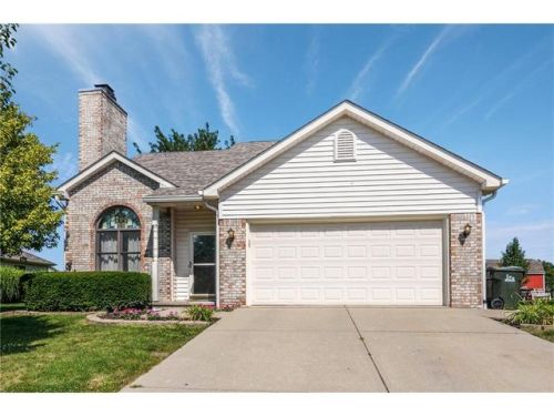 3066 Oakmont Dr, Lapel, IN 46051-9544