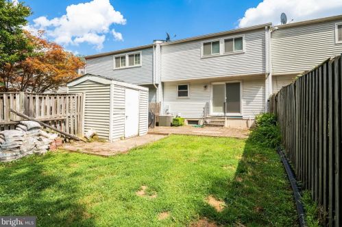 5816 Canvasback Rd, Springfield VA  22015-3100 exterior