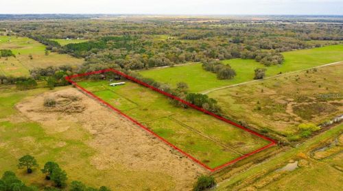 26733 Fields Farm Ln, Dade City, FL 33525-7968