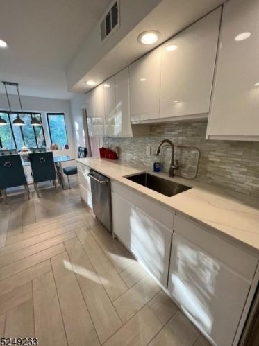 1 Durar Ave, Ridgewood NJ exterior