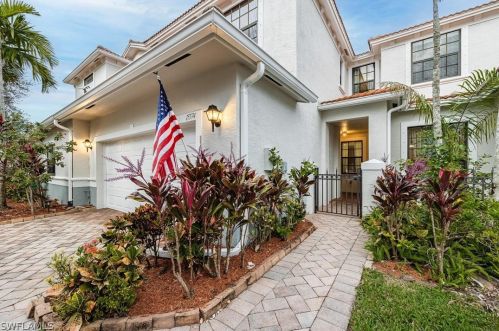 15574 Summit Place Cir, Naples, FL 34119-4126
