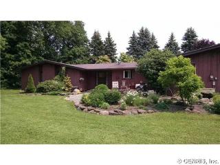 140 Westphal Dr, Hamlin, NY 14464-9731