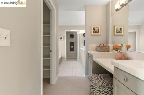 5525 Balboa Dr, Oakland CA 94611-2313 exterior