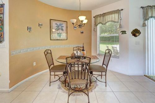 16101 27th St, Hollywood FL  33027-5200 exterior