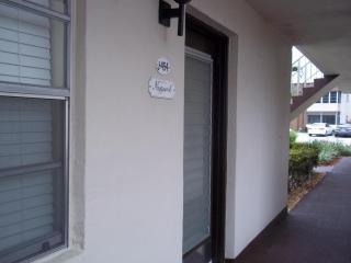 454 Burgundy J, Delray Beach FL  33484-5463 exterior