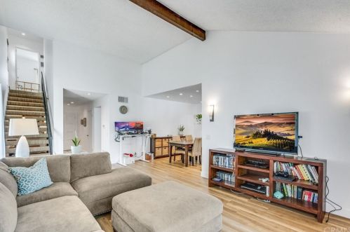 1722 Mountain Terrace Ln, Montebello CA  90640-2052 exterior