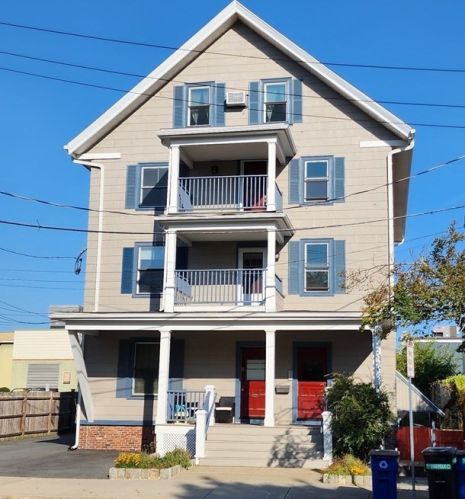 438 Main St, Stoneham MA  02180-2606 exterior